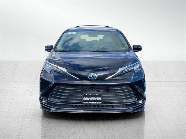 2025 Toyota Sienna XLE