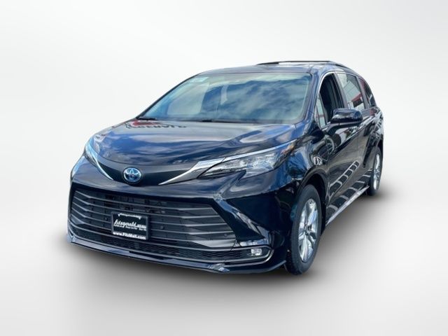 2025 Toyota Sienna XLE