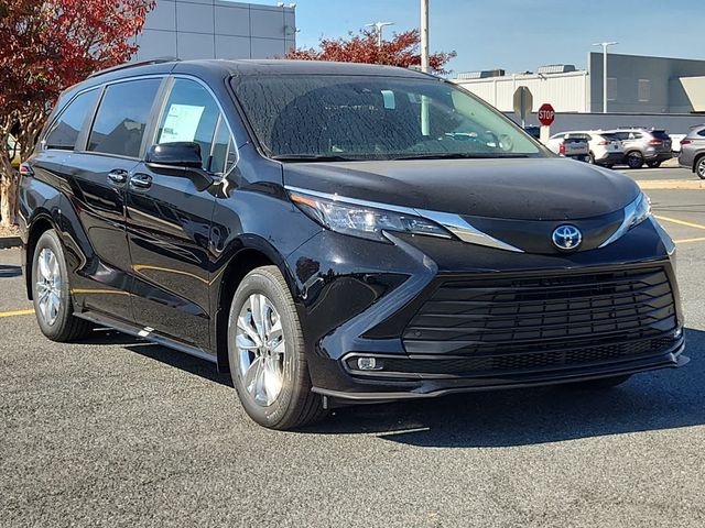 2025 Toyota Sienna XLE