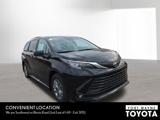 2025 Toyota Sienna XLE