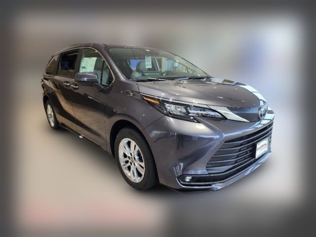 2025 Toyota Sienna XLE