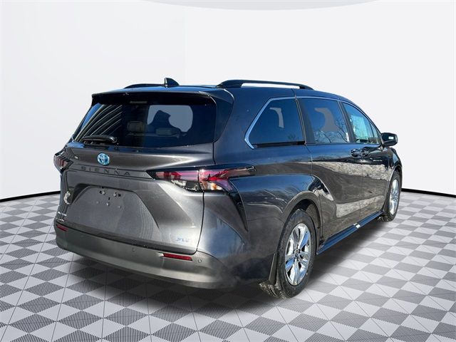 2025 Toyota Sienna XLE