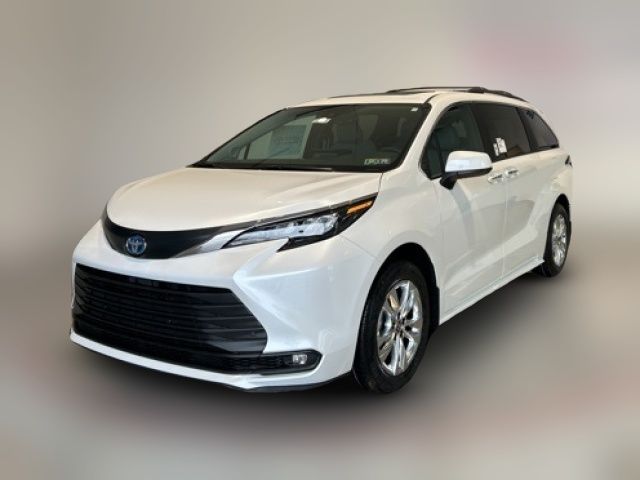 2025 Toyota Sienna XLE