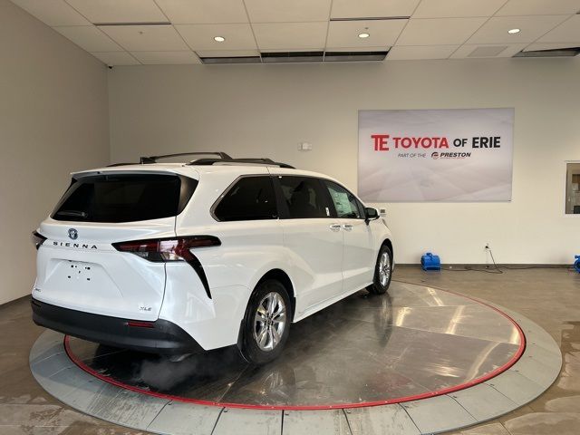 2025 Toyota Sienna XLE