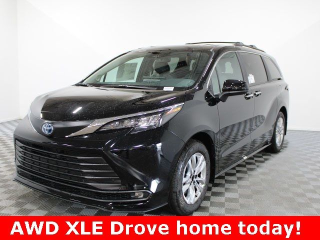 2025 Toyota Sienna XLE