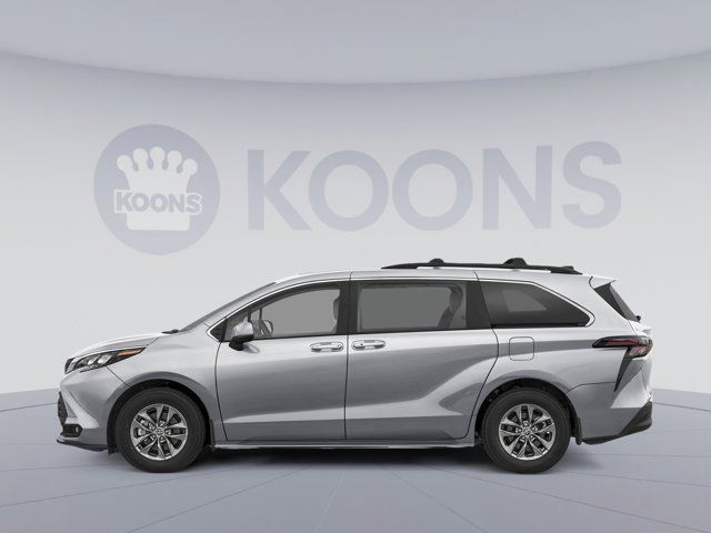 2025 Toyota Sienna XLE