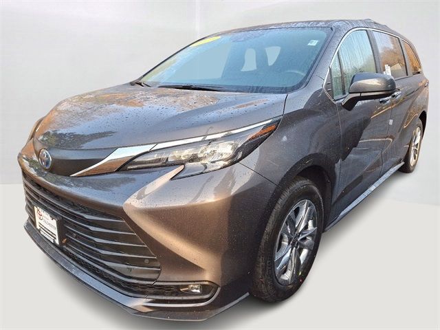 2025 Toyota Sienna XLE