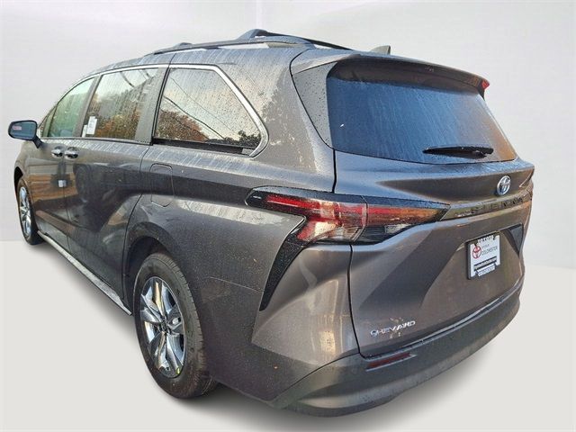 2025 Toyota Sienna XLE