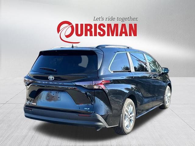 2025 Toyota Sienna XLE