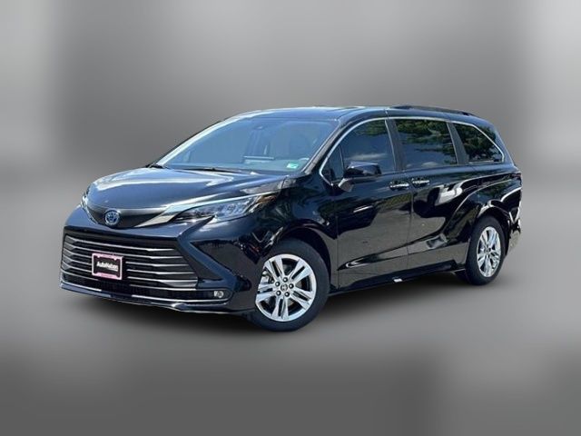 2025 Toyota Sienna XLE