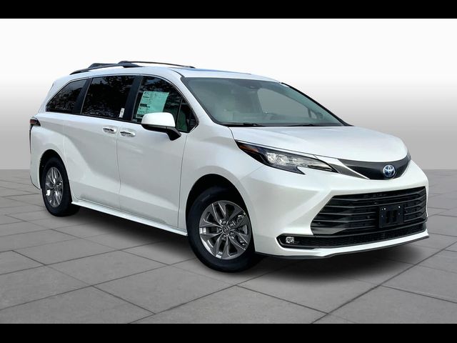 2025 Toyota Sienna XLE