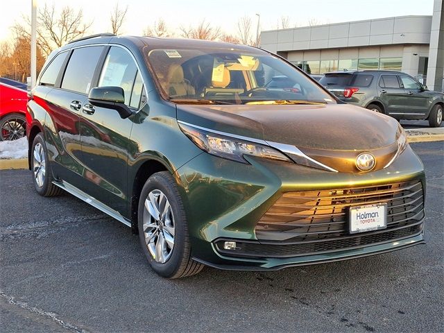 2025 Toyota Sienna XLE