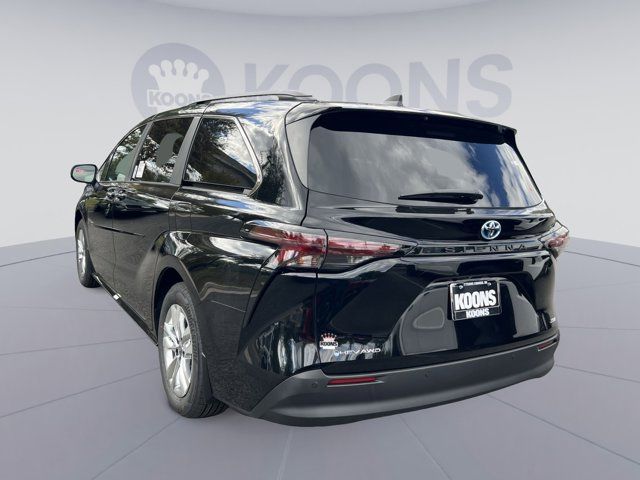 2025 Toyota Sienna XLE