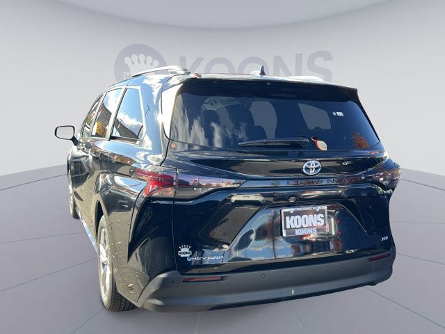 2025 Toyota Sienna XLE