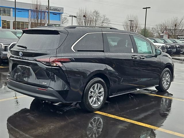 2025 Toyota Sienna XLE