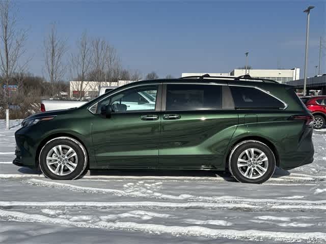 2025 Toyota Sienna XLE