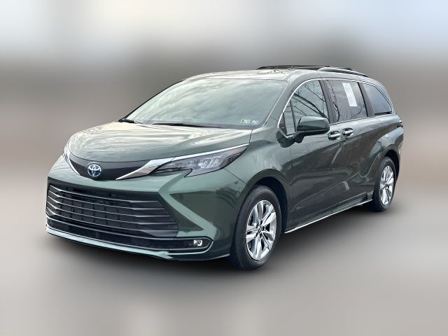 2025 Toyota Sienna XLE