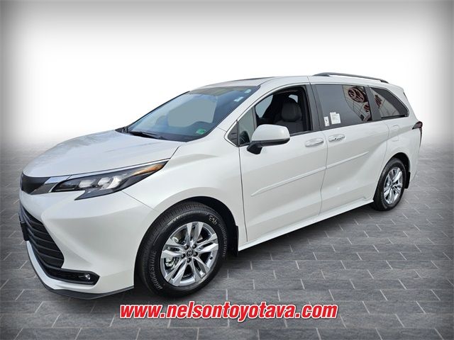 2025 Toyota Sienna XLE