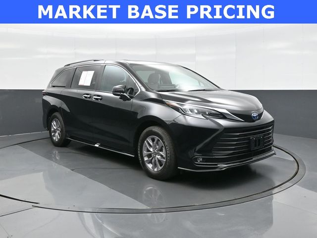 2025 Toyota Sienna XLE