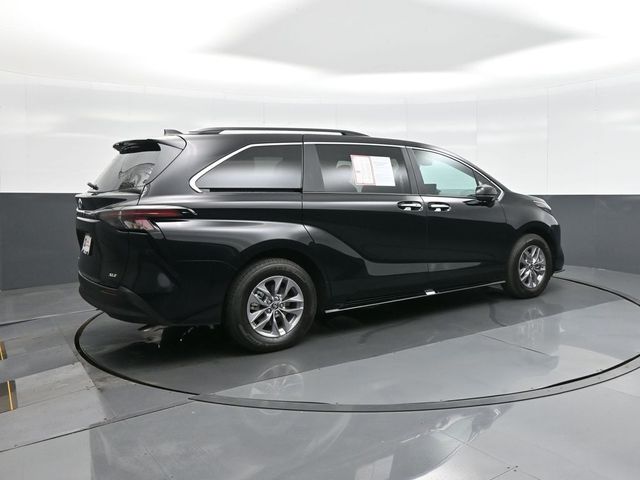 2025 Toyota Sienna XLE