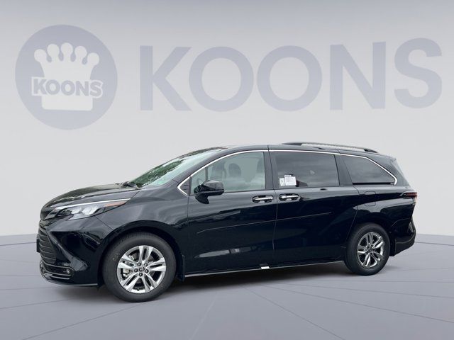 2025 Toyota Sienna XLE