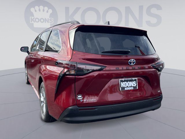 2025 Toyota Sienna XLE