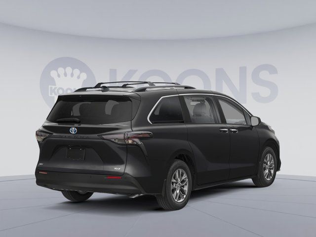 2025 Toyota Sienna XLE
