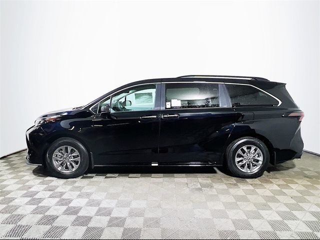 2025 Toyota Sienna XLE