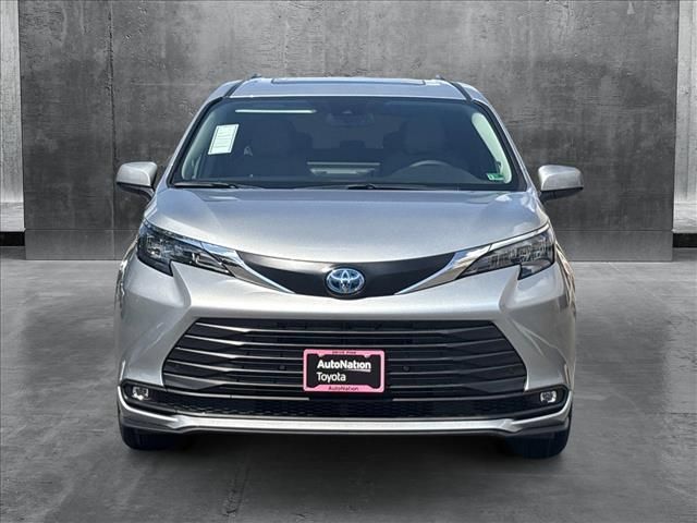 2025 Toyota Sienna XLE