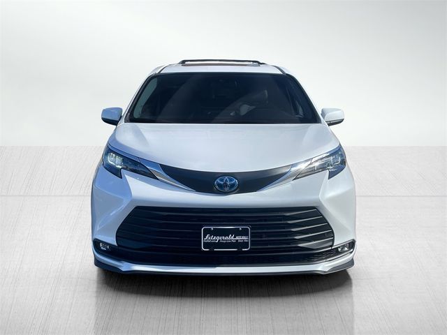 2025 Toyota Sienna XLE