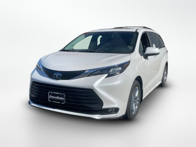 2025 Toyota Sienna XLE