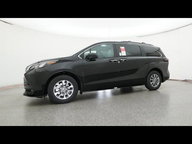 2025 Toyota Sienna XLE