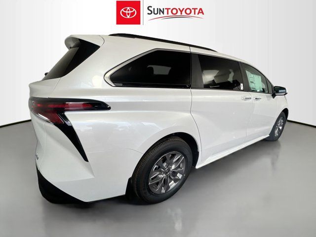 2025 Toyota Sienna XLE