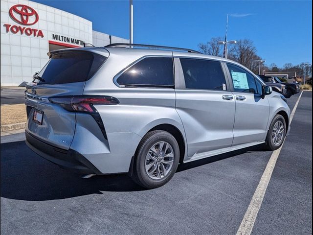 2025 Toyota Sienna XLE