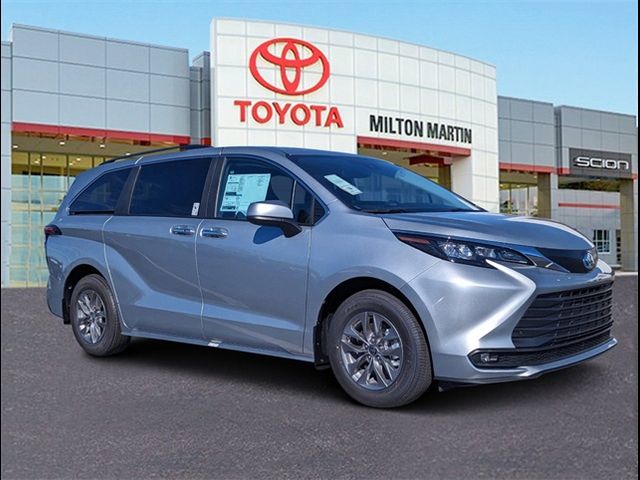 2025 Toyota Sienna XLE