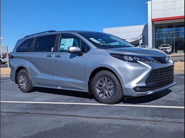 2025 Toyota Sienna XLE