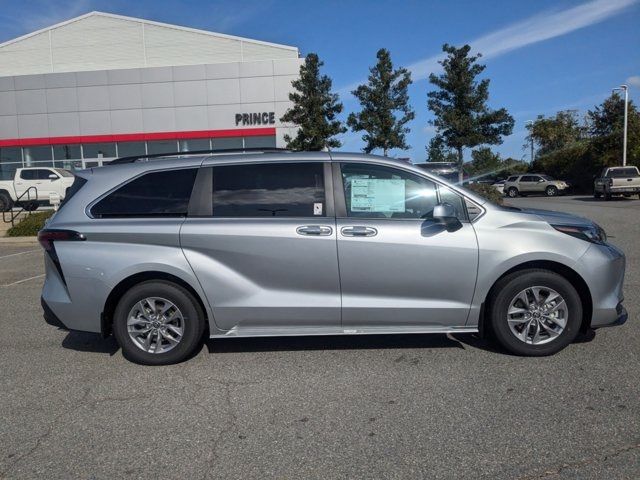 2025 Toyota Sienna XLE