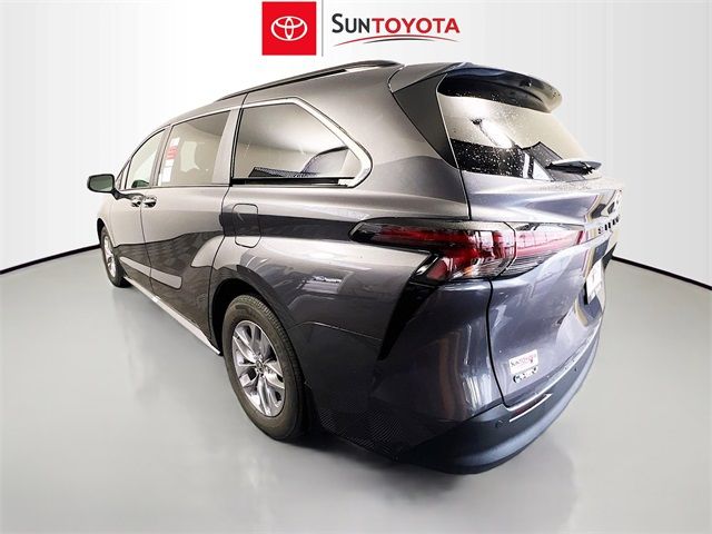 2025 Toyota Sienna XLE