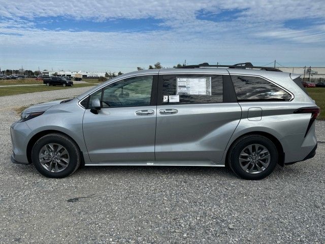 2025 Toyota Sienna XLE