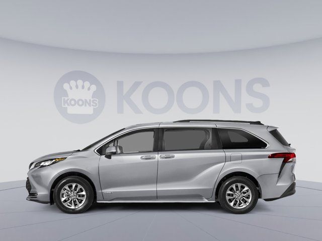 2025 Toyota Sienna XLE