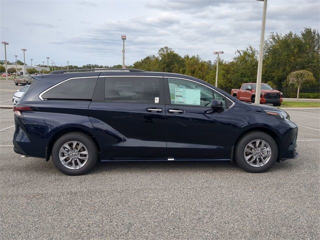 2025 Toyota Sienna XLE