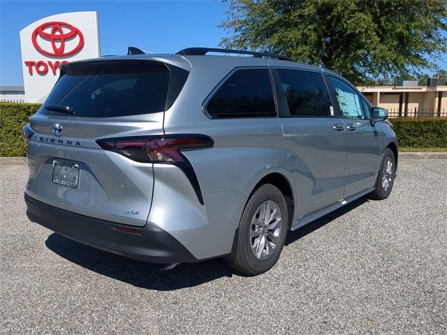 2025 Toyota Sienna XLE