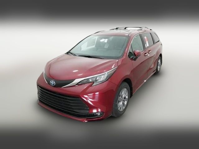 2025 Toyota Sienna XLE