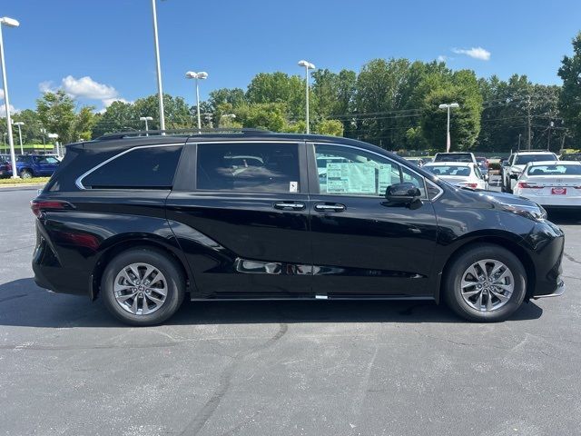 2025 Toyota Sienna XLE