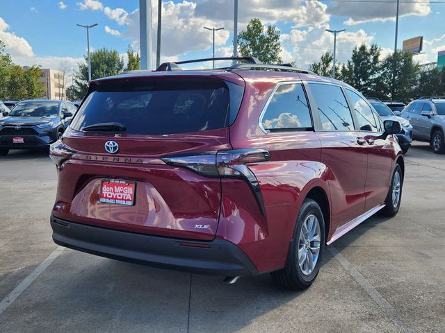 2025 Toyota Sienna XLE