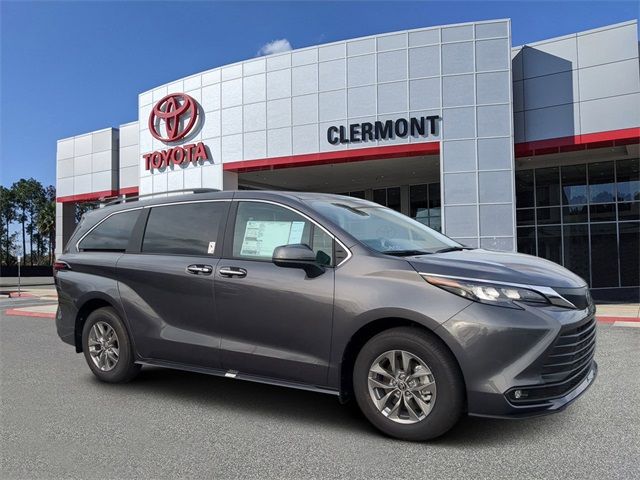 2025 Toyota Sienna XLE