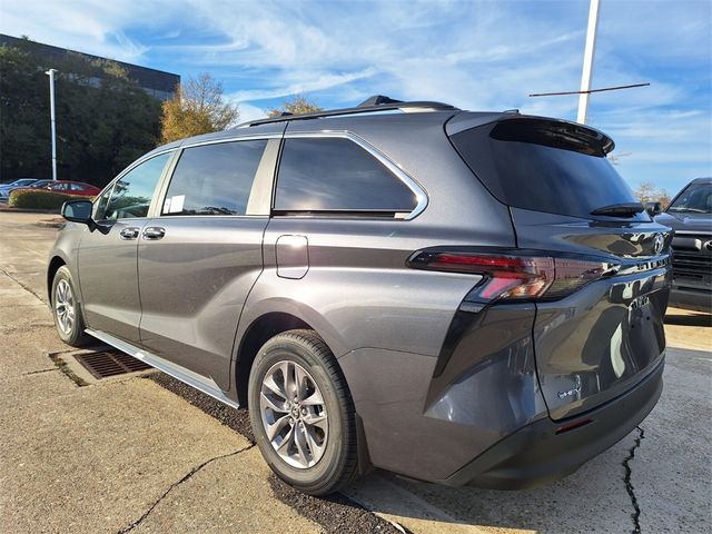 2025 Toyota Sienna XLE