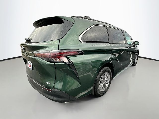 2025 Toyota Sienna XLE