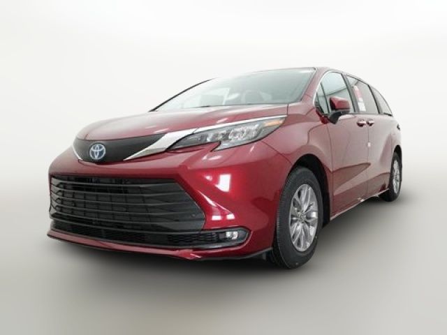 2025 Toyota Sienna XLE