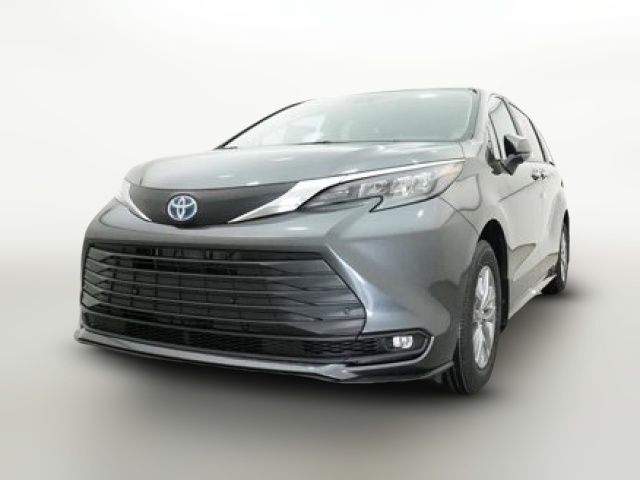 2025 Toyota Sienna XLE